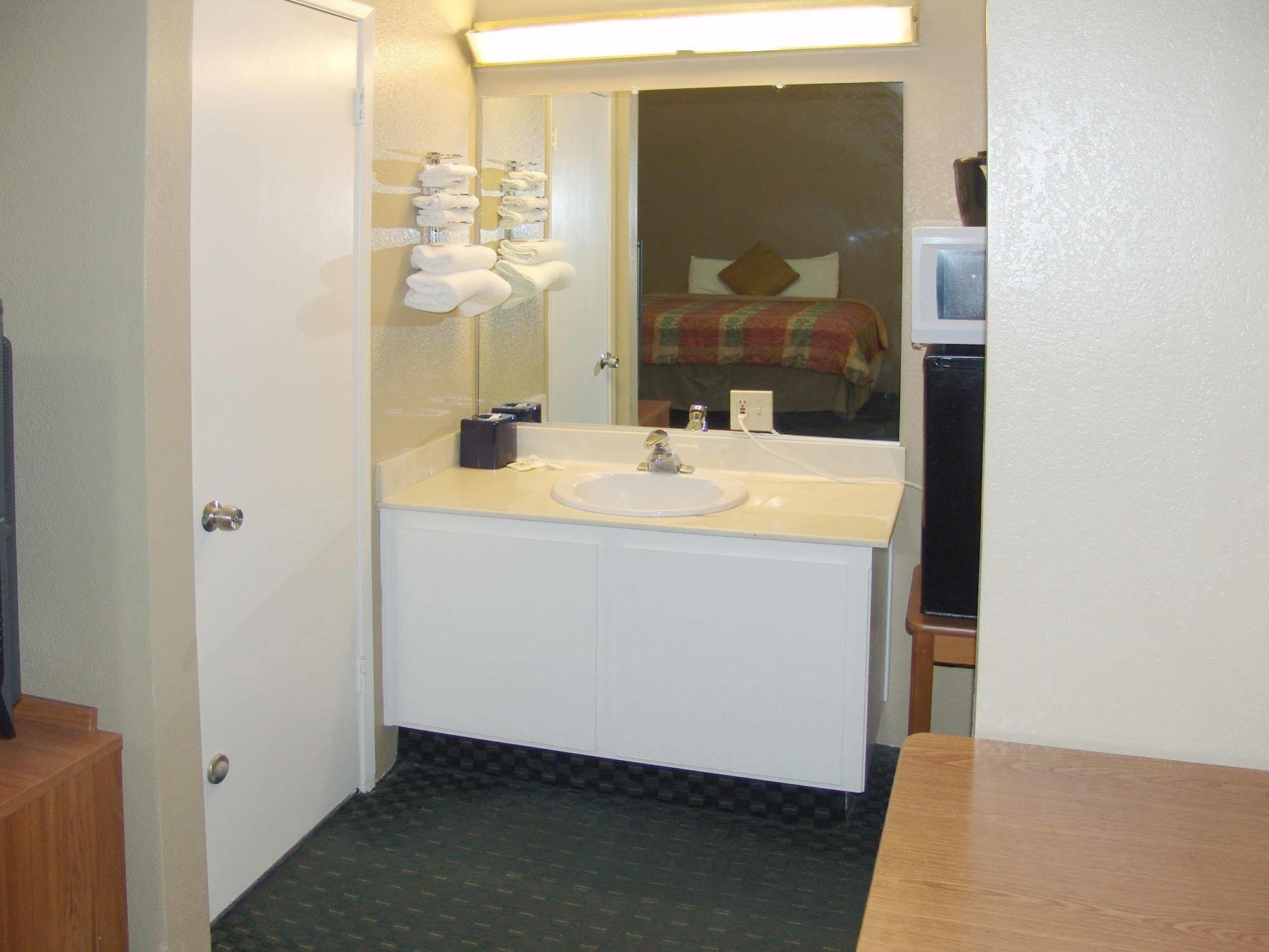 Holland Inn And Suites Taft ภายนอก รูปภาพ